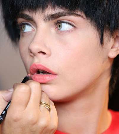 صور مكياج وشعر اسبوع الموضة في ميلانو لربيع وصيف 2014