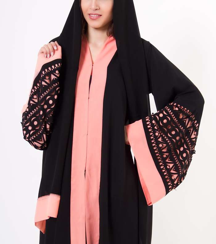 أحلى عبايات الكتف الملوّنة