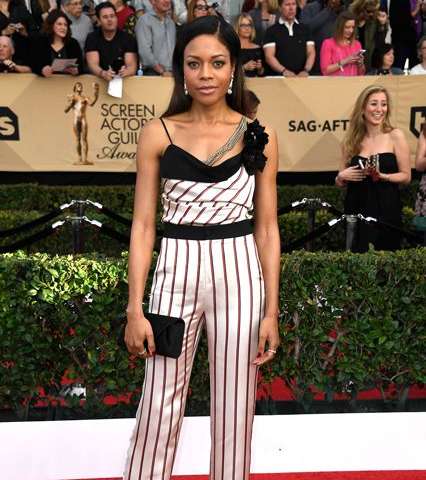 ناعومي هاريس بجامبسوت من لانفان في حفل SAG Awards 2017