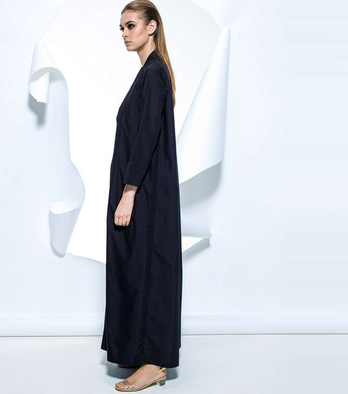 اليك موديلات الاحذية المسطحة التي تناسب العباءة