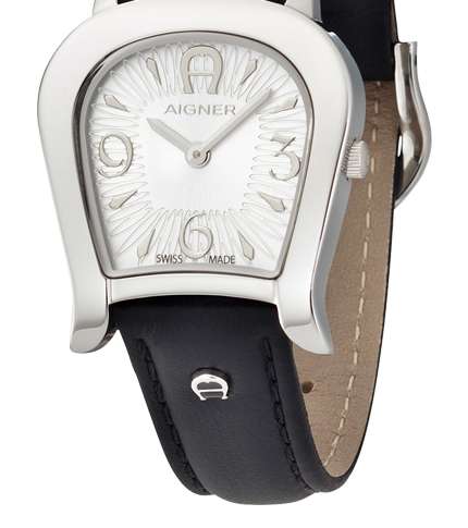 الساعة السوداء الكلاسيكيّة