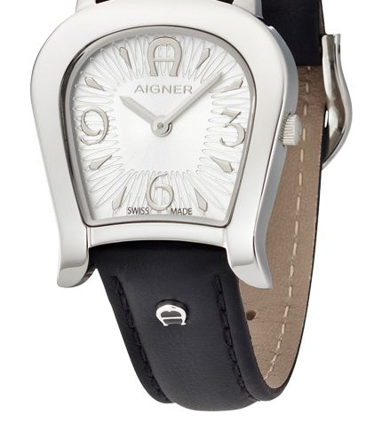 الساعة السوداء الكلاسيكيّة