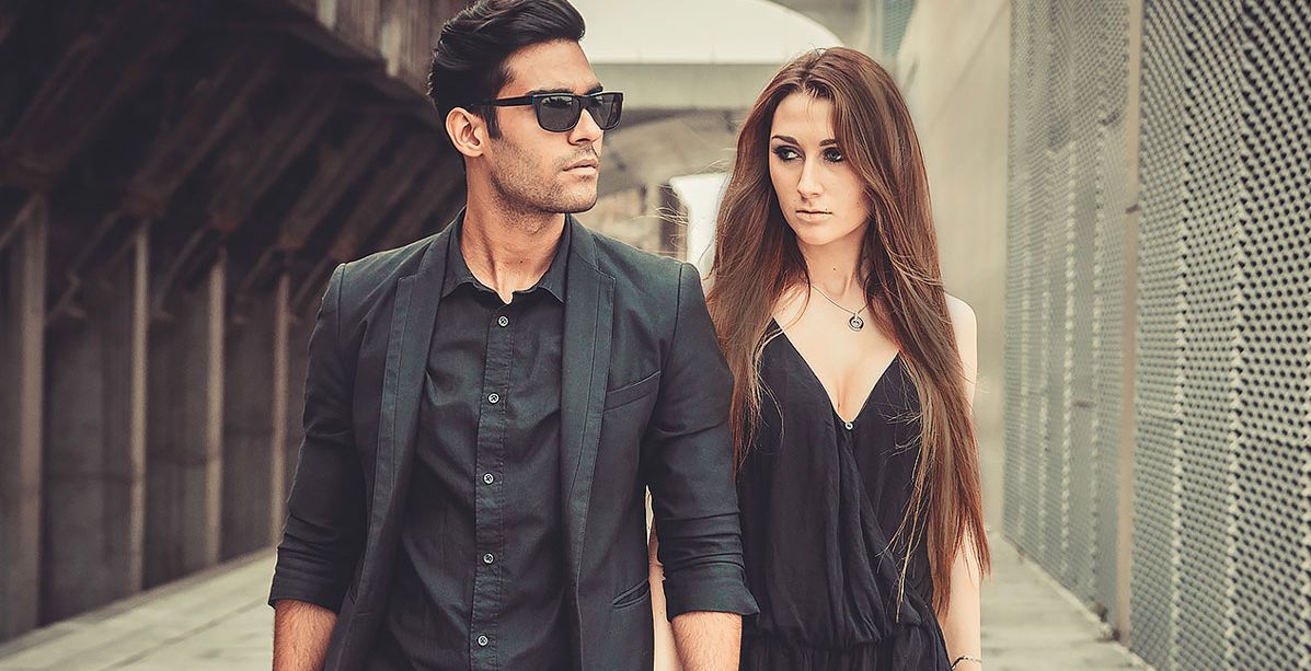 قطعة من الملابس لا يحب الرجل أن ترتديها رغم أنها أساسية في خزانتك!