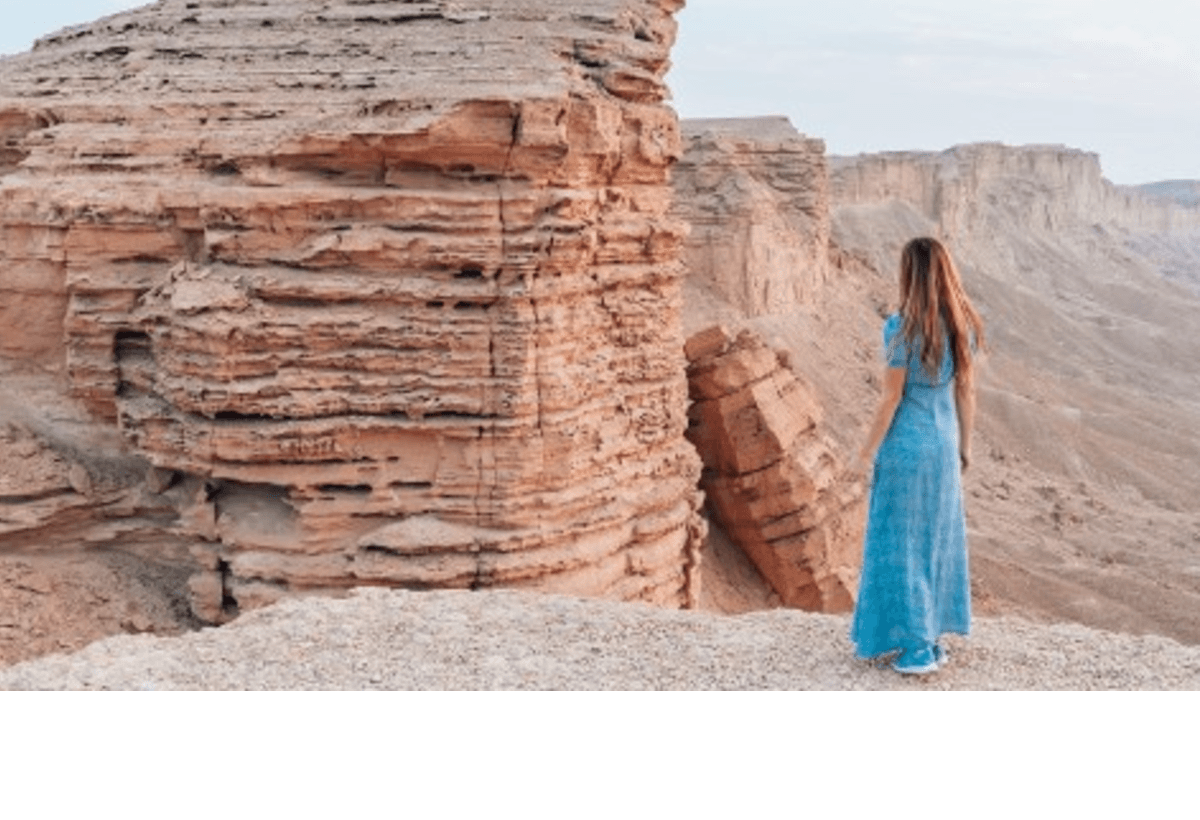 سلسلة جبال طويق مطل حافة العالم