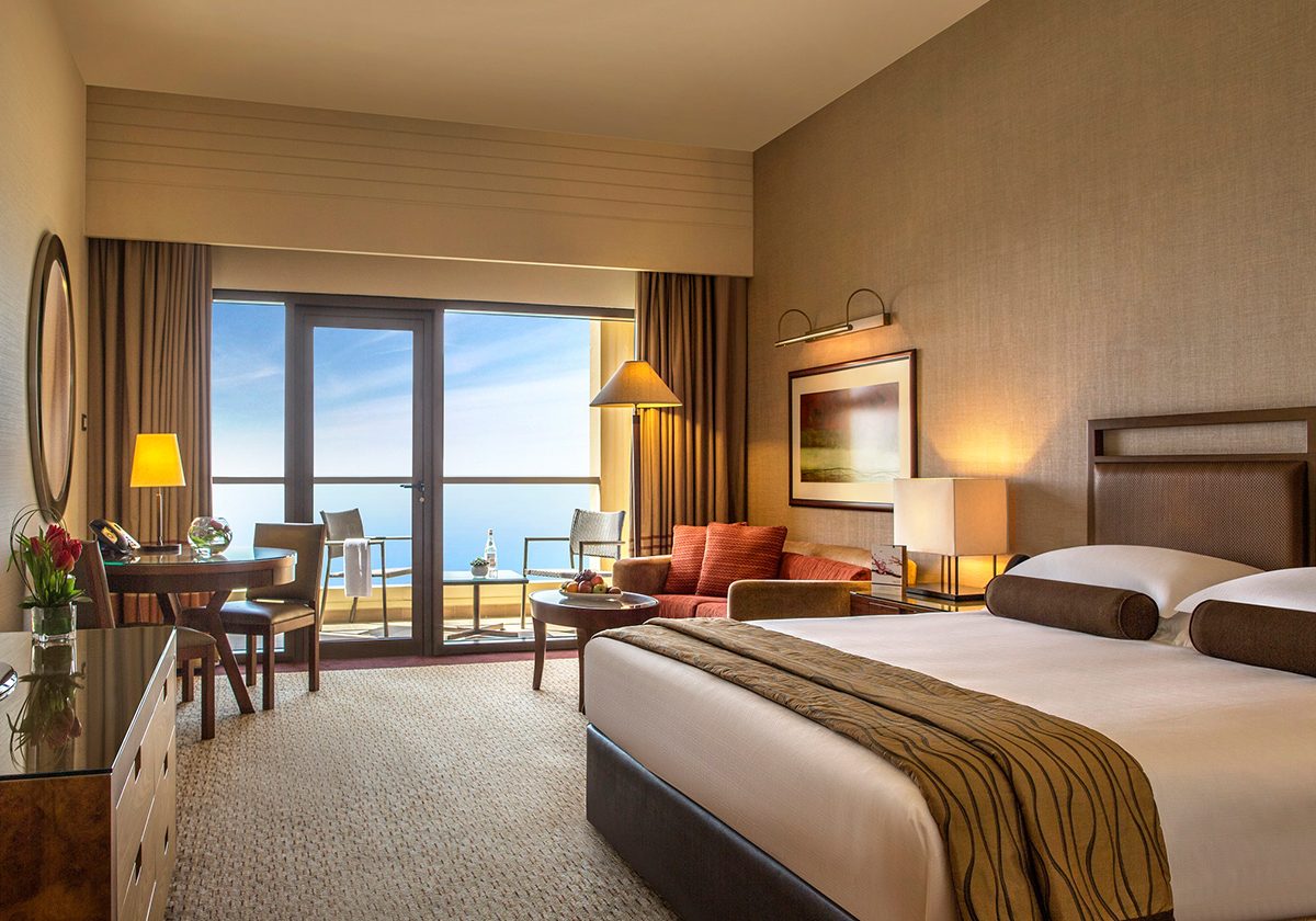 الرفاهية والراحة في غرف فندق أمواج روتانا