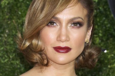 بالصور، أبرز إطلالات النجمات في حفل Tony Awards 2015