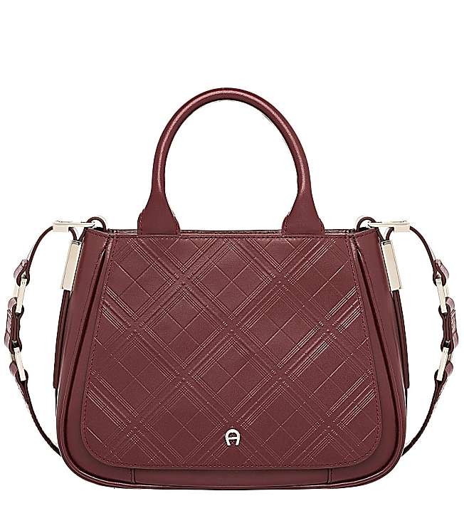 صور احدث موديلات شنط اقنر