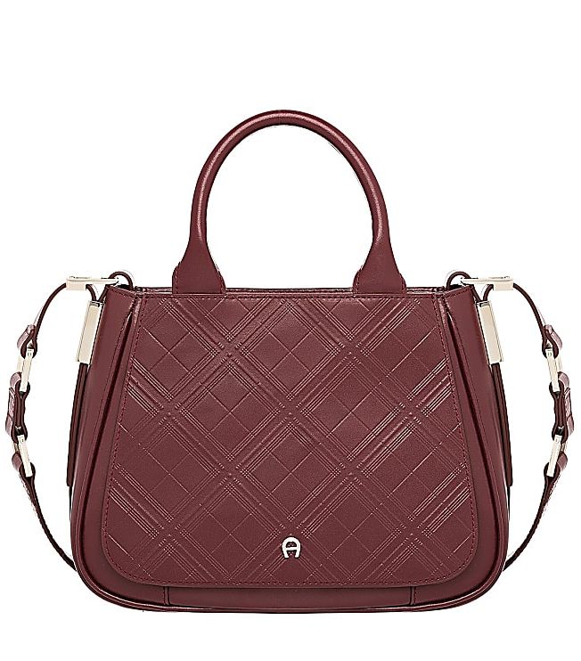 صور احدث موديلات شنط اقنر