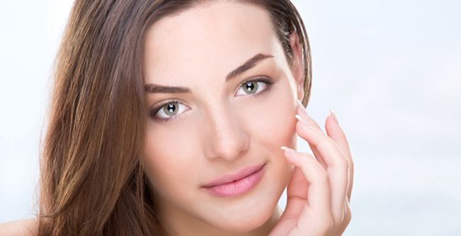 4 خلطات لتبيض الوجه بواسطة الليمون