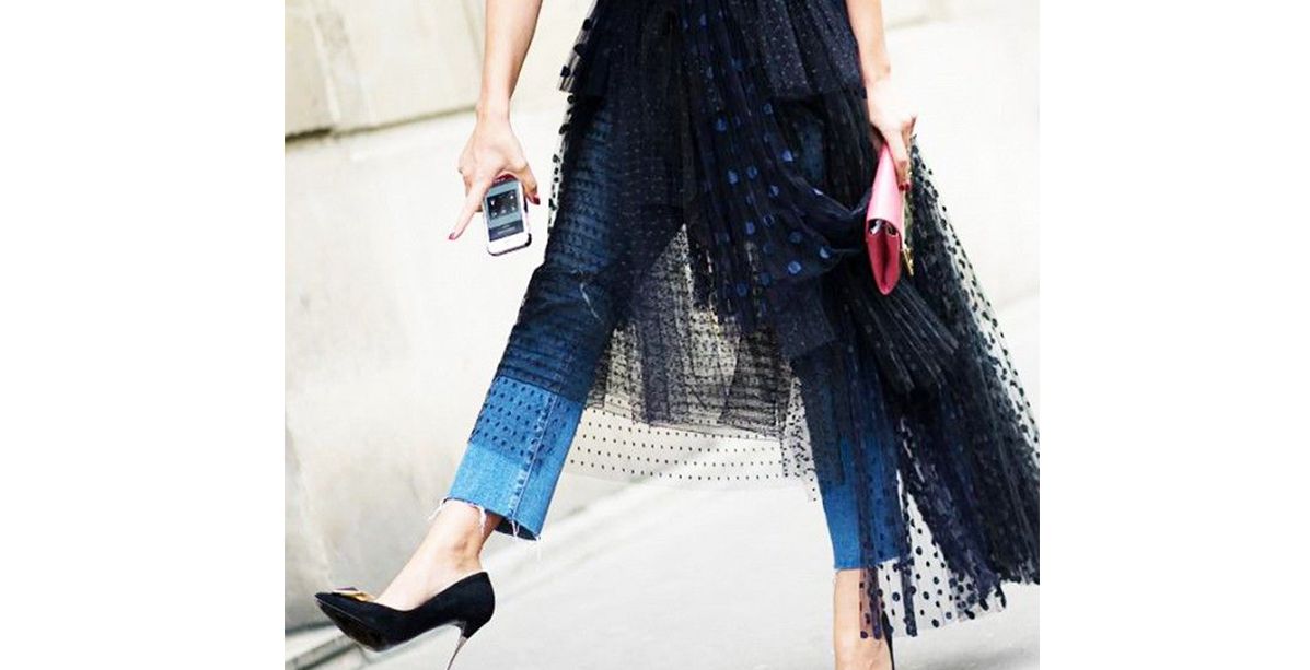 تعرفي على الملابس التي يجب ان تكون في خزانة المراة القصيرة