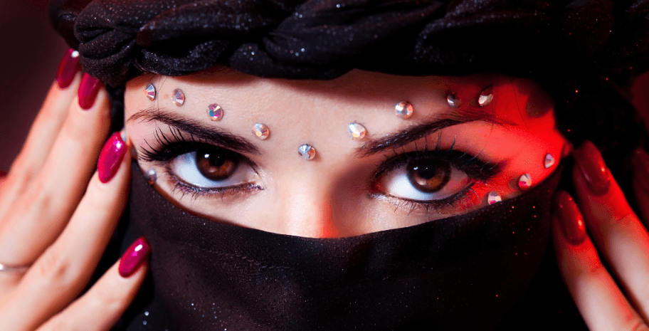 محجّبة؟ إبرزي عيونكِ في رمضان