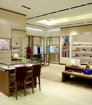 متجر Salvatore Ferragamo الجديد في الكويت