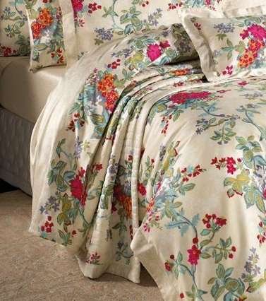 غطاء سرير مطبّع بالورود الصغيرة حيوية أنثوية لافتة