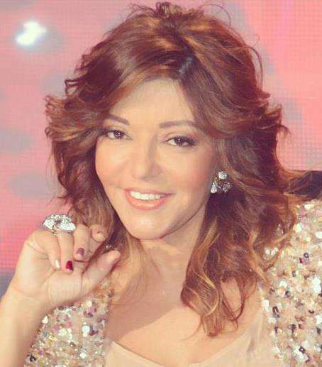 سميرة سعيد بالماكياج الهادئ والناعم