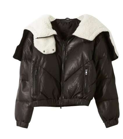 اختاري المعطف القصير اذا كنت صغيرة الحجم وقصيرة القامة