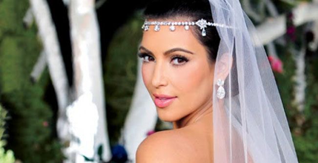 فستان زفاف كيم كارداشيان
