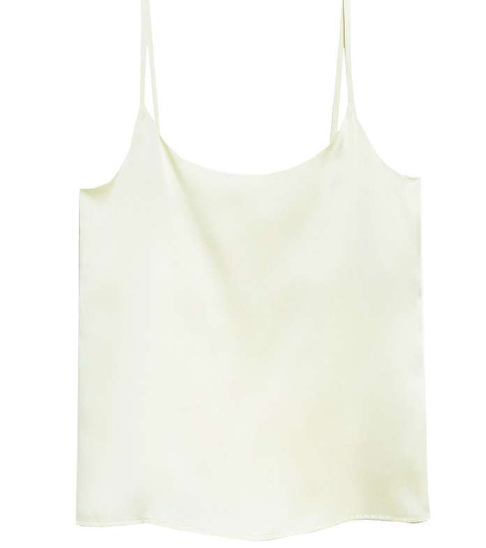 كيف ترتدين التوب الحريرية بالرباط الرفيع