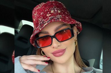 افكار لارتداء القبعة في الصيف