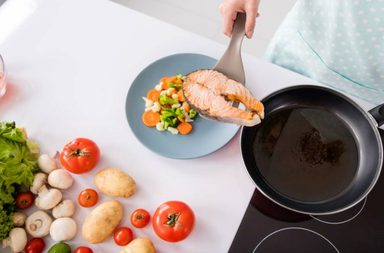 أطعمة مضرة خلال الدورة الشهرية